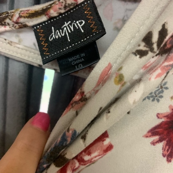 DAYTRIP FLORAL LONG SLEEVE LARGE - Picture 3 of 5